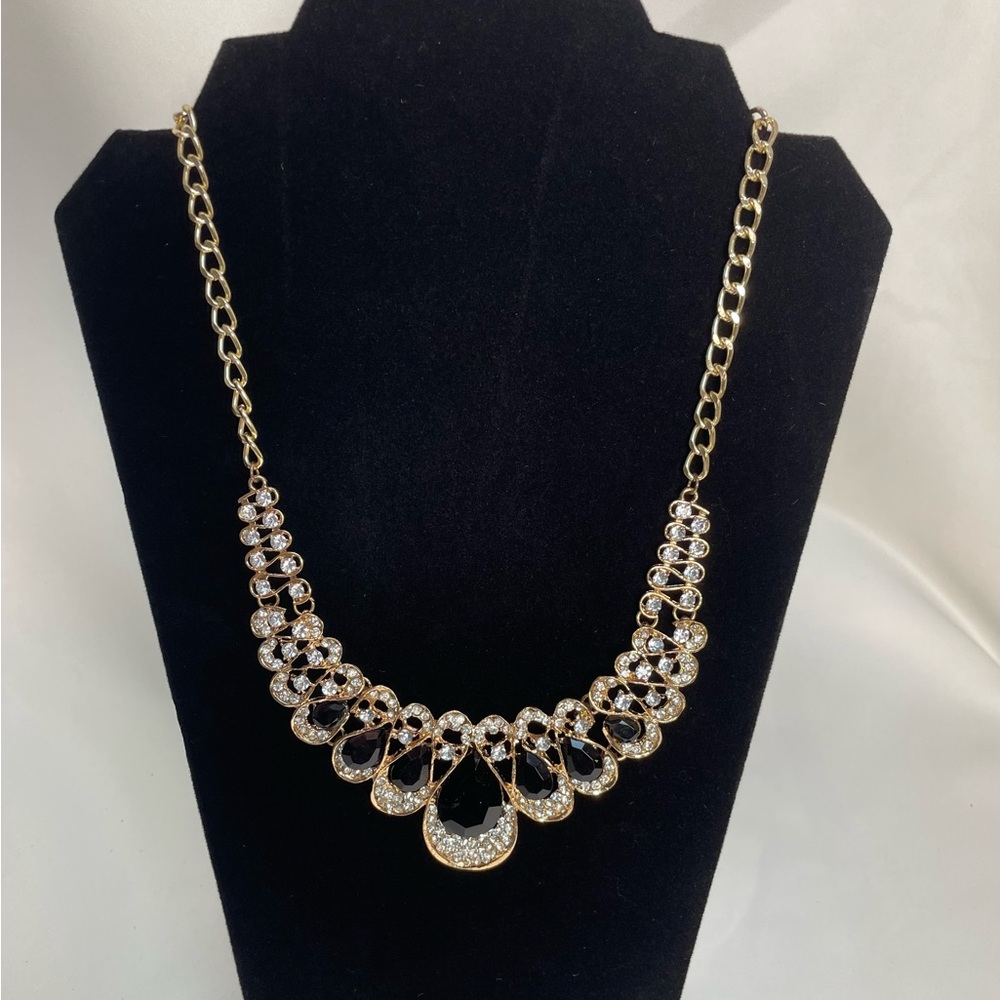 Elegant Gold and Black Necklace